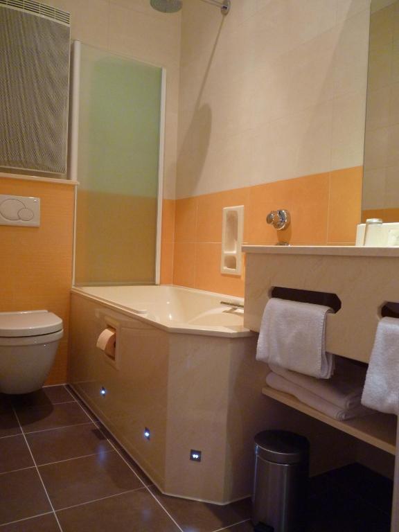 Les Tilleuls Hotel Jupille Zewnętrze zdjęcie